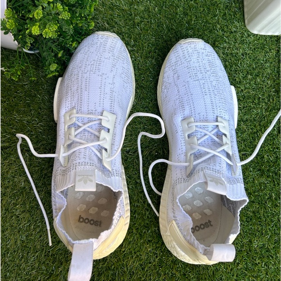 ADIDAS MD R1 PRIMEKNIT
Ftw White/ Ftw White/ Grey One men size 11 gently used - Picture 14 of 16